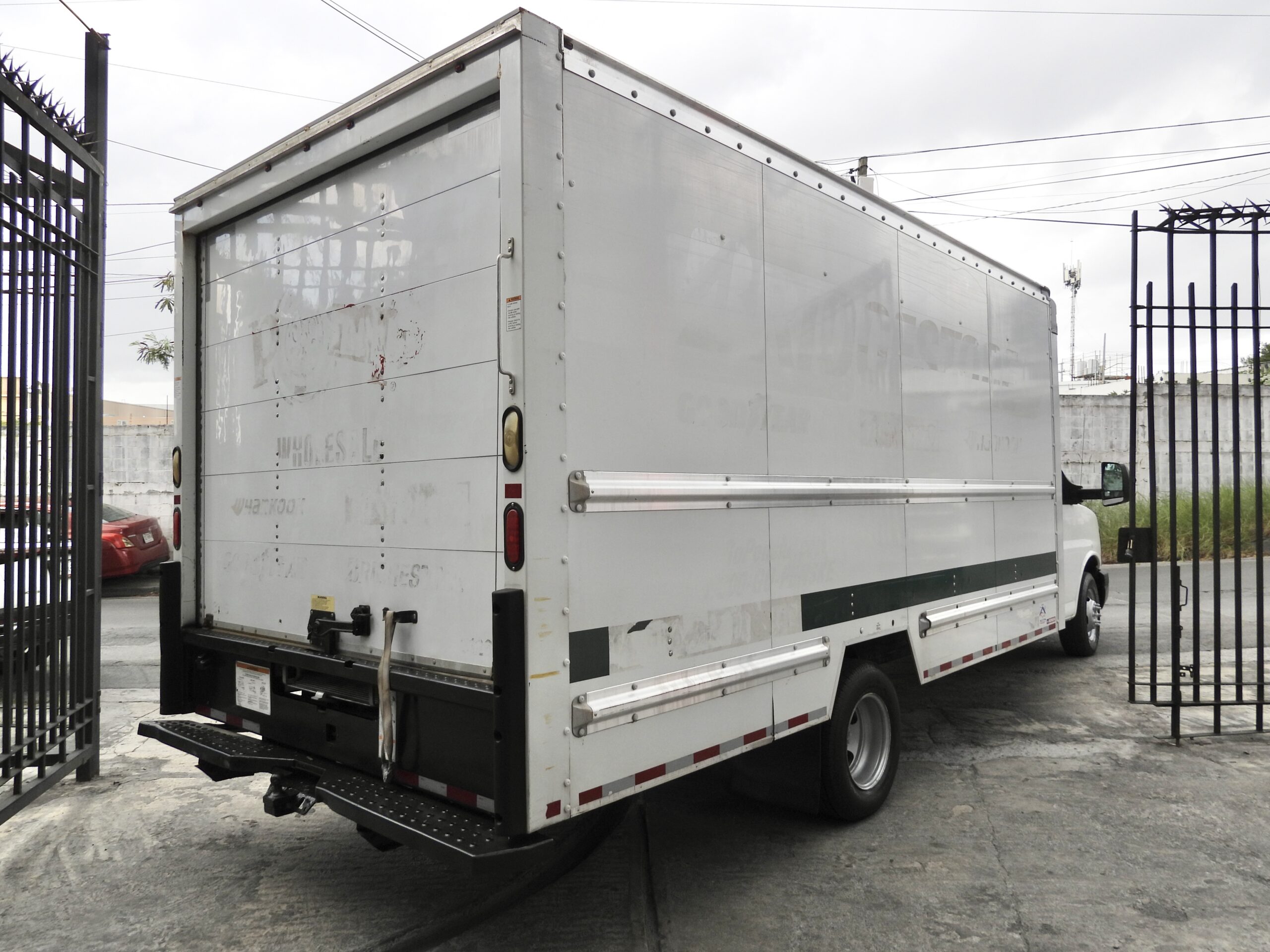 2016 GMC Savana 3500